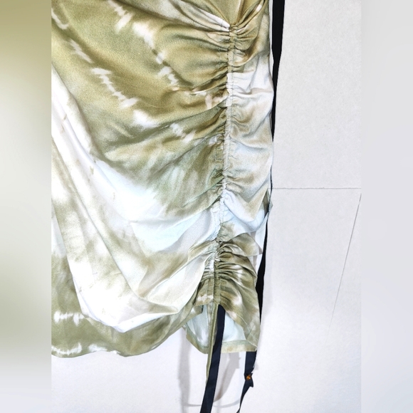 Pretty Little Thing Green Tie Dye Rouched Cowl Neck Dress Size UK 6 - Picture 3 of 8